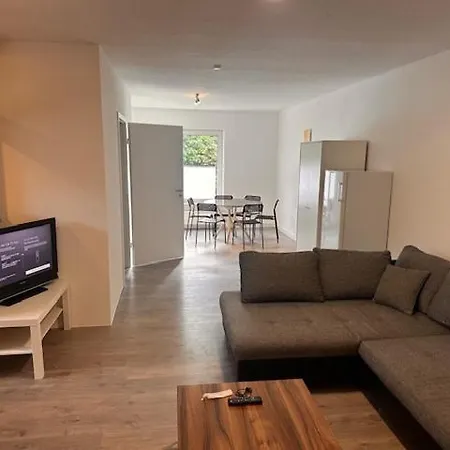 Lägenhet 3 Schlafzimmer Fuer 6 Personen In Inkl Terrasse & Garten *