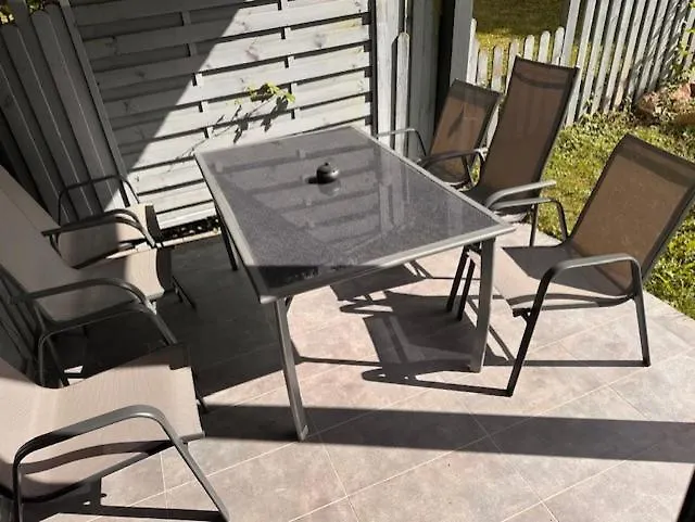 3 Schlafzimmer Fuer 6 Personen In Inkl Terrasse & Garten Apartamento